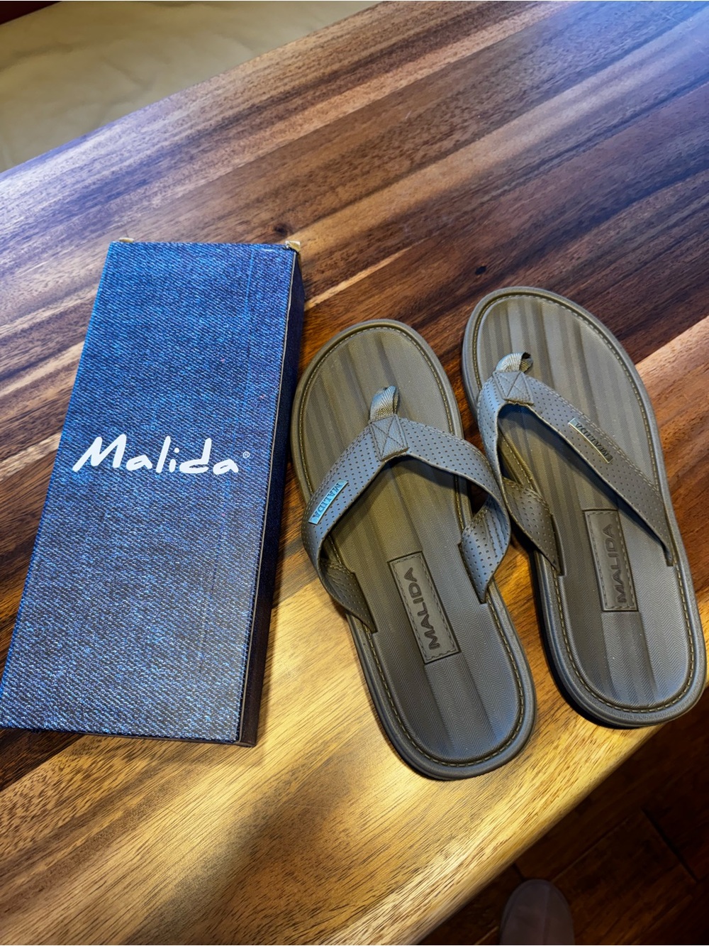 BRAND NEW Malida Men's Army Green/Khaki Flip Flop Sandals